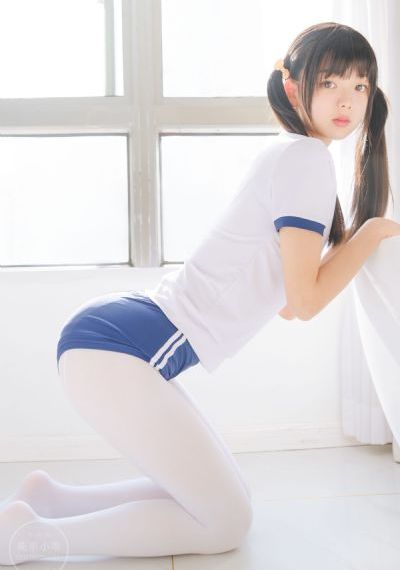 教官趴双腿吸核花蜜水